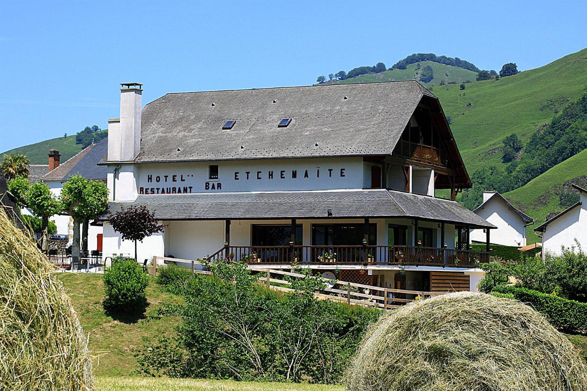 Logis Hotel Etchemaite Larrau Exterior photo
