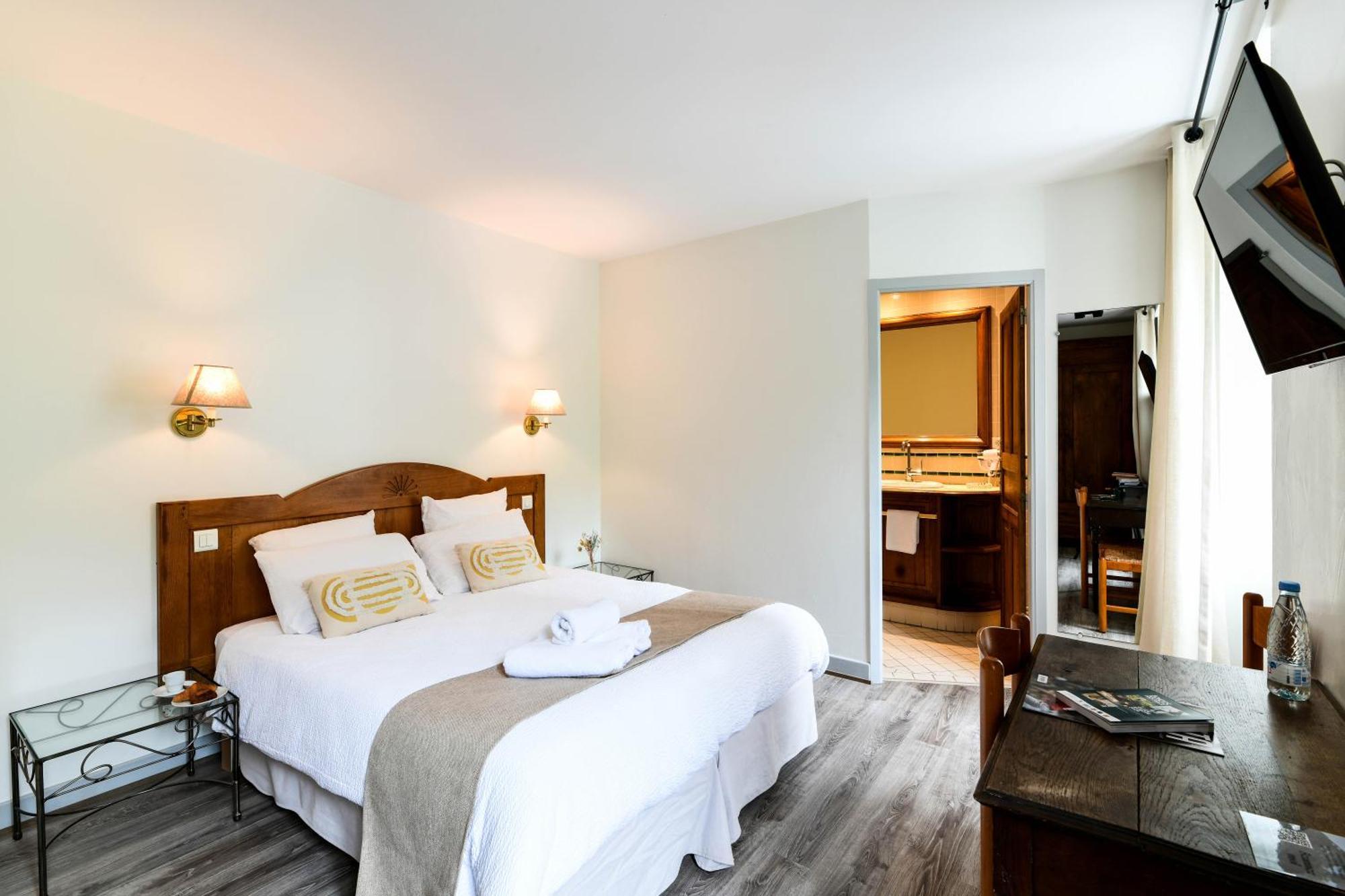 Logis Hotel Etchemaite Larrau Exterior photo