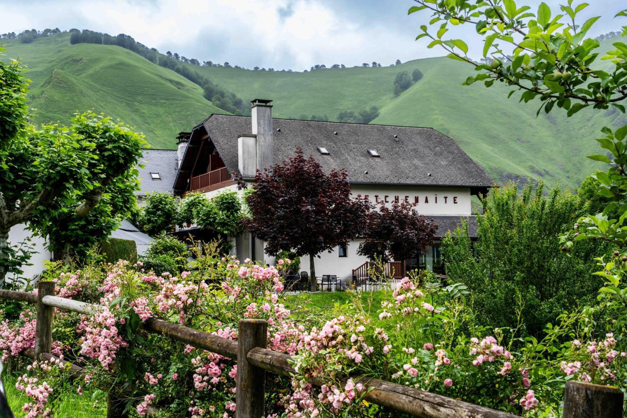 Logis Hotel Etchemaite Larrau Exterior photo